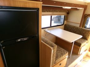 2007 Lance 951 Cab Over Camper Photo 5