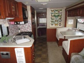 2007 Thor Class C Motor Home Dutchmen model 31P Photo 4