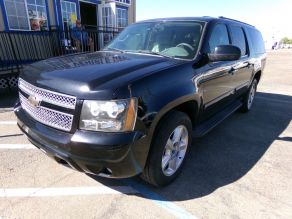 2008 Chevrolet Suburban Photo 2
