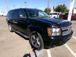 2008 Chevrolet Suburban Photo 3