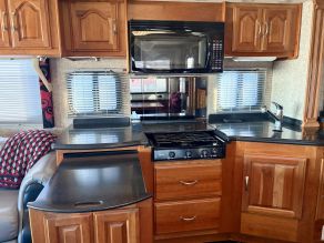 2009 Sports Coach Legend Class A Diesel Pusher Photo 4