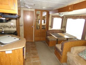 2009 Dutchman 26-FB-DSL Denali Travel Trailer Photo 3