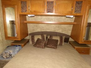 2009 Dutchman 26-FB-DSL Denali Travel Trailer Photo 5