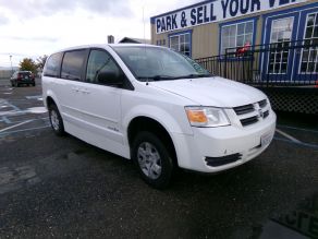 2010 Dodge Grand Caravan SE Photo 2