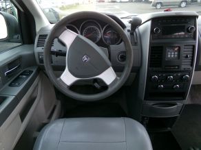 2010 Dodge Grand Caravan SE Photo 6