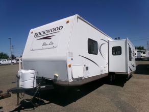 2010 Forest River Rockwood Ultra Lite Travel Trailer Photo 2