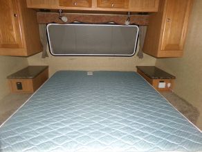 2010 Forest River Rockwood Ultra Lite Travel Trailer Photo 5