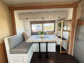 2011 Forest River Sun Seeker Class C Motorhome Photo 4