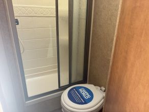 2011 Forest River Sun Seeker Class C Motorhome Photo 6