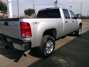 2011 GMC Sierra 2500HD 4X4 Diesel Short Bed Truck Photo 3