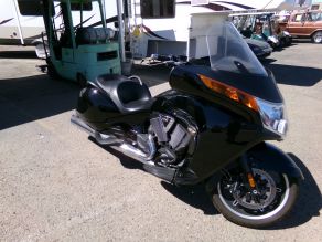 2011 Victory 8 Ball 106 Freedom V Twin Motorcycle Photo 2