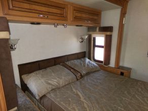 2011 Fleetwood Southwind 32V Class-A Photo 6