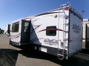 2011 Heartland Road Warrior Toy Hauler Photo 2