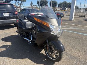 2011 Victory Vision 8 Ball Touring Cruiser Motorcycle Photo 3