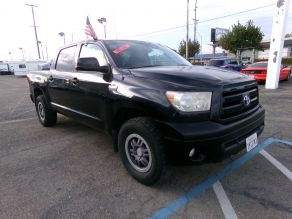 2012 Toyota Tundra SR5 Crew Cab 4X4 Truck Photo 2