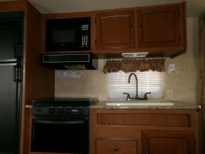 2013 Forest River Wildwood Ultra Lite Travel Trailer Photo 4