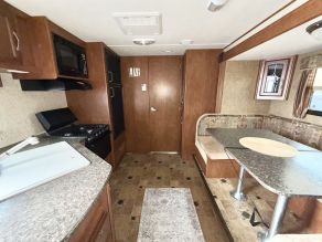 2013 Winnebago Minnie Ultra Lite Travel Trailer Photo 3