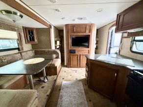 2013 Winnebago Minnie Ultra Lite Travel Trailer Photo 4