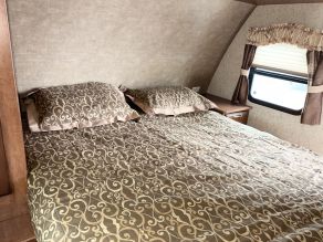 2013 Winnebago Minnie Ultra Lite Travel Trailer Photo 5