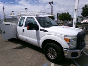 2015 FORD F-250 Extended cab Utility Truck Photo 2
