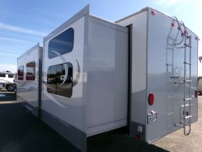 2015 Open Range Light Travel Trailer Photo 2