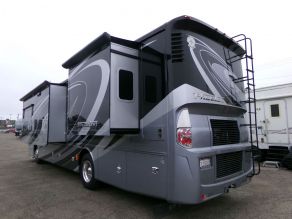 2015 Tiffin Phaeton Class A Diesel Pusher Photo 2