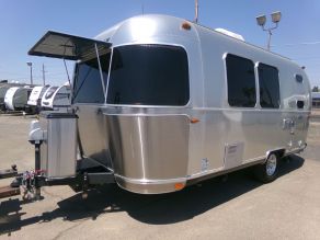 2016 Airstream Flying Cloud 20FB Photo 3