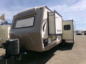 2016 Rockwood Ultra Lite 2604 WS Sapphire Edition Photo 2