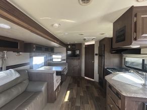 2016 Rockwood Ultra Lite 2604 WS Sapphire Edition Photo 3