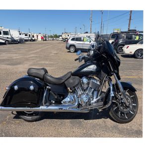 2017 Indian Chieftain Motorcycle Photo 3