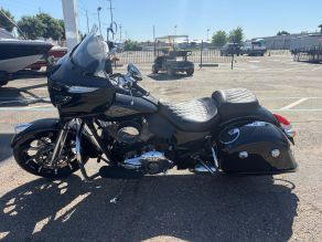 2017 Indian Chieftain Motorcycle Photo 4