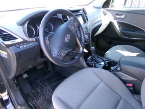 2017 Hyundai Santa Fe SE Photo 4