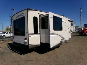2017 Jayco Eagle 5th Wheel Trailer Photo 2