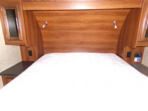 2017 Jayco Eagle 5th Wheel Trailer Photo 5