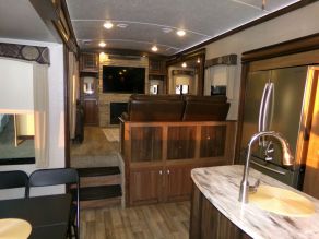 2017 Keystone Montana Western Hickory Edition Photo 2