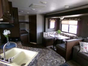 2017 Keystone Travel Trailer Hideout Bunk House Photo 4