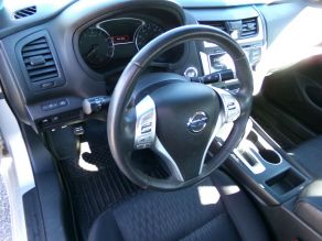 2017 Nissan Altima SV Photo 6
