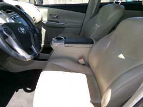 2017 Toyota Prius V Hybrid Wagon Photo 5