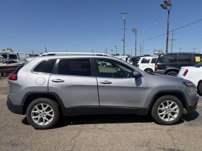 2018 Jeep Cherokee Latitude Photo 3