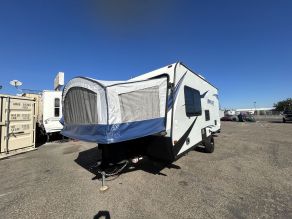 2018 Keystone Bullet Crossfire Hybrid Travel Trailer Photo 2