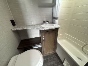 2018 Keystone Bullet Crossfire Hybrid Travel Trailer Photo 6