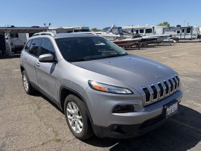 2018 Jeep Cherokee Latitude Photo 2