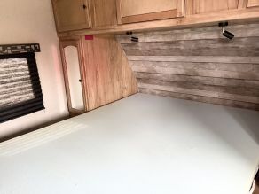 2019 Coachmen Freedom Express Travel Trailer Photo 5