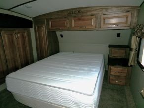 2019 Keystone Laredo Super Lite 5th wheel Photo 5