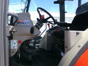2019 Kubota Tractor M7060 Photo 4