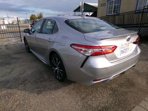 2019 Toyota Camry Photo 3