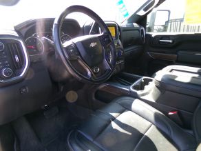 2020 Chevrolet Silverado 2500 HD Crew Cab High Country Diesel Truck 4X4 Photo 4