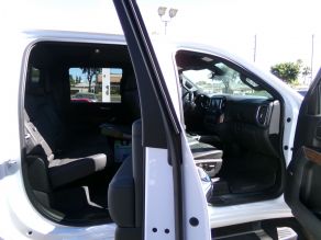 2020 Chevrolet Silverado 2500 HD Crew Cab High Country Diesel Truck 4X4 Photo 6