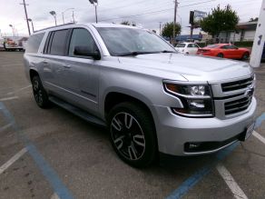 2020 Chevrolet Suburban LT RST Photo 2