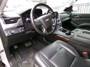 2020 Chevrolet Suburban LT RST Photo 4